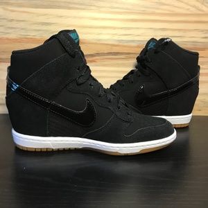 dunk sky hi essential wedge sneaker
